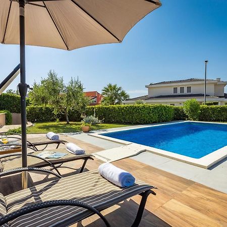 Lovely Istrian Apartment With A Private Swimming Pool And A Charming Garden Banjole Dış mekan fotoğraf