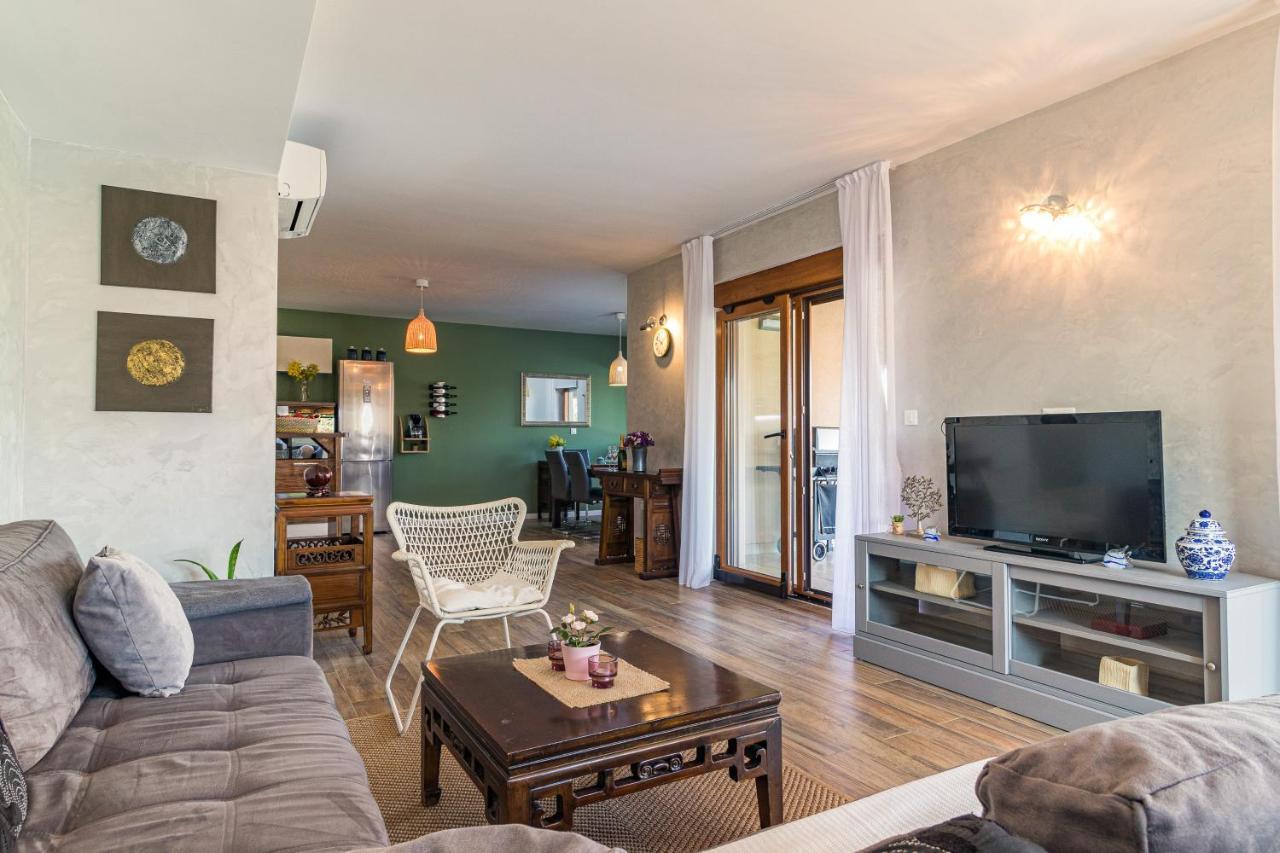 Lovely Istrian Apartment With A Private Swimming Pool And A Charming Garden Banjole Dış mekan fotoğraf