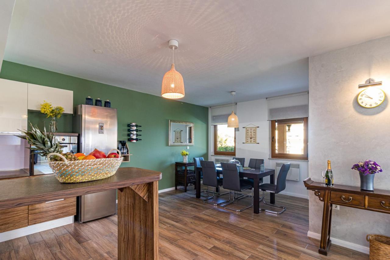 Lovely Istrian Apartment With A Private Swimming Pool And A Charming Garden Banjole Dış mekan fotoğraf