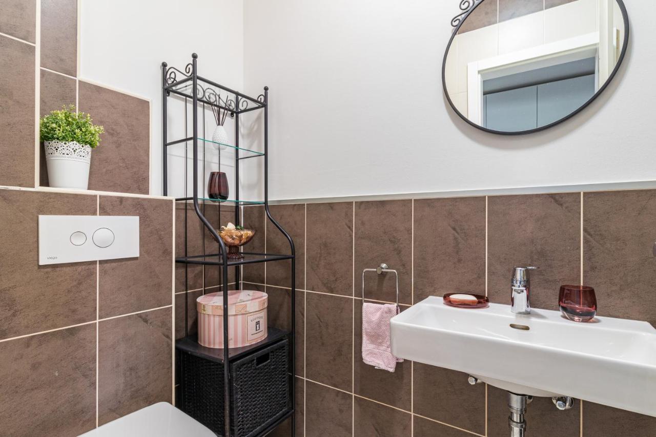 Lovely Istrian Apartment With A Private Swimming Pool And A Charming Garden Banjole Dış mekan fotoğraf