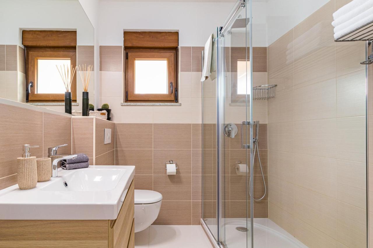 Lovely Istrian Apartment With A Private Swimming Pool And A Charming Garden Banjole Dış mekan fotoğraf