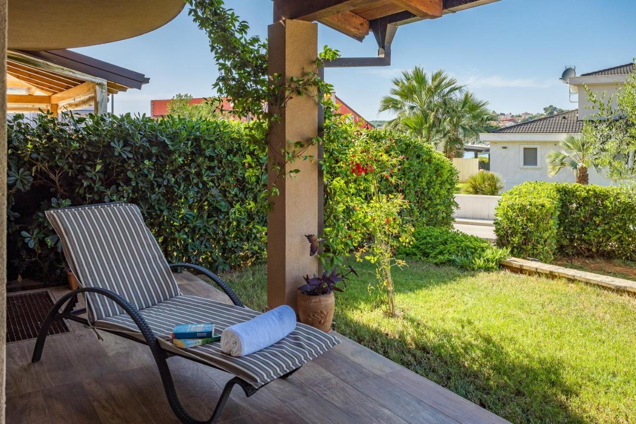 Lovely Istrian Apartment With A Private Swimming Pool And A Charming Garden Banjole Dış mekan fotoğraf